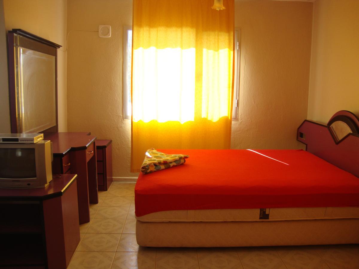 Degerli Motel Seferihisar Rum bild