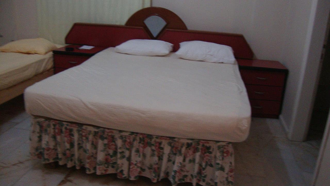 Degerli Motel Seferihisar Rum bild